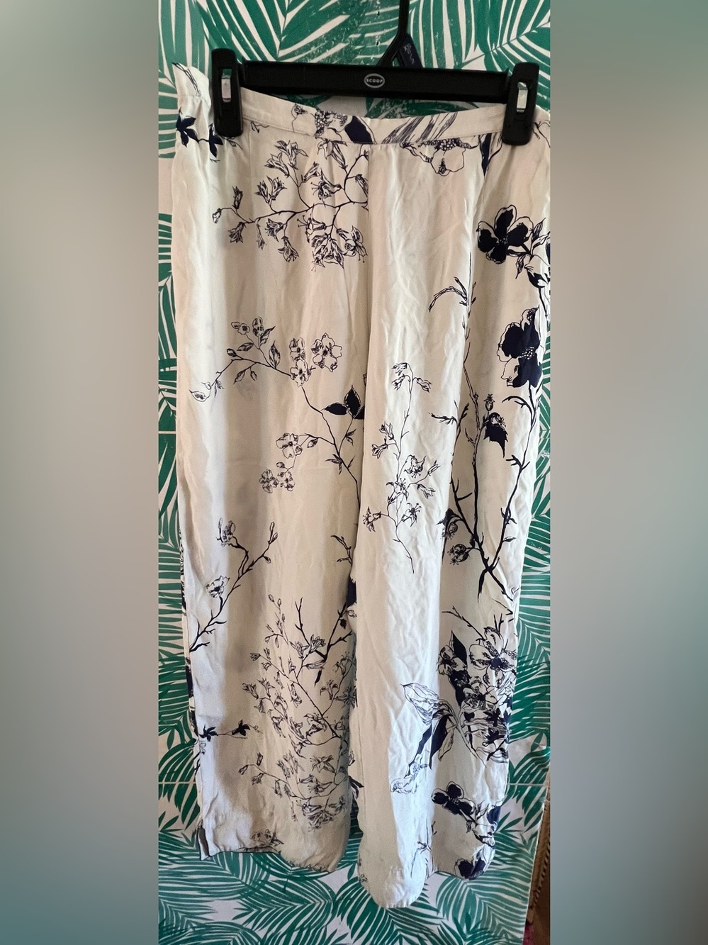 Julianna Rae Silk Cream PJ Pants w/ Navy Floral Print Sz MP